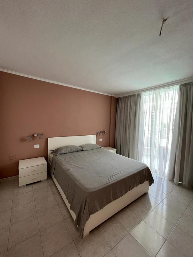 Cozy Apartment Near The Beach Playa de las Americas  Exterior foto